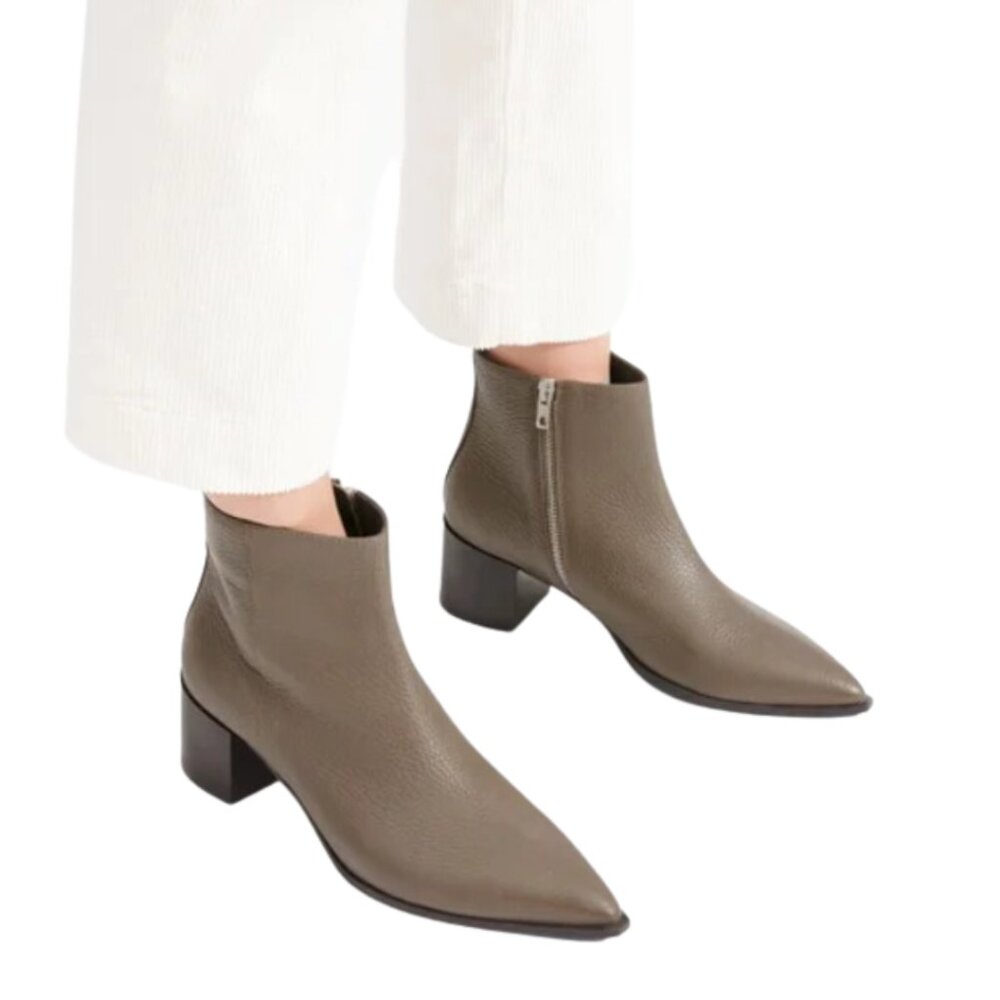 Everlane pebbled leather boss ankle boots taupe grey size 6